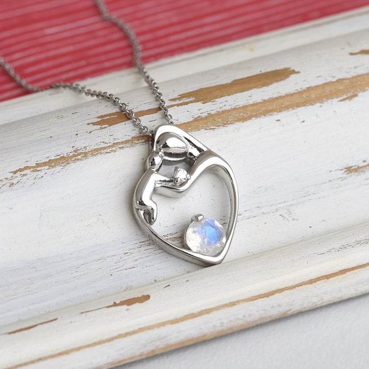 Zlatý přívěsek matka a dítě s měsíčním kamenem a diamantem 84446