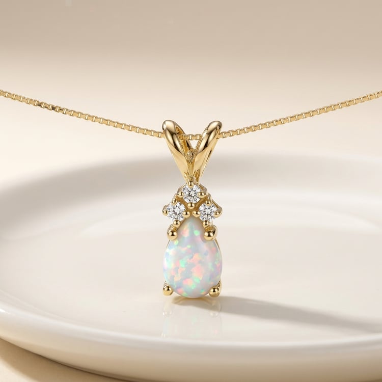 Zlatý náhrdelník s bílým pear opálem a diamanty Lucina 170908
