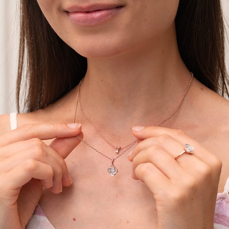 Zlatá kolekce diamantových šperků ve tvaru květu Aster 142386