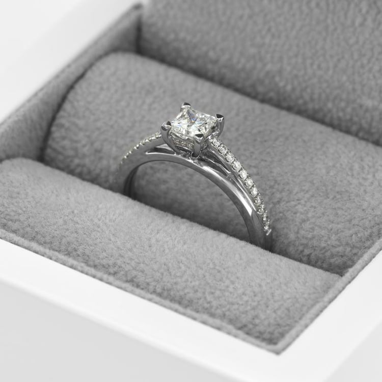 Prsten s princess diamantem 45478