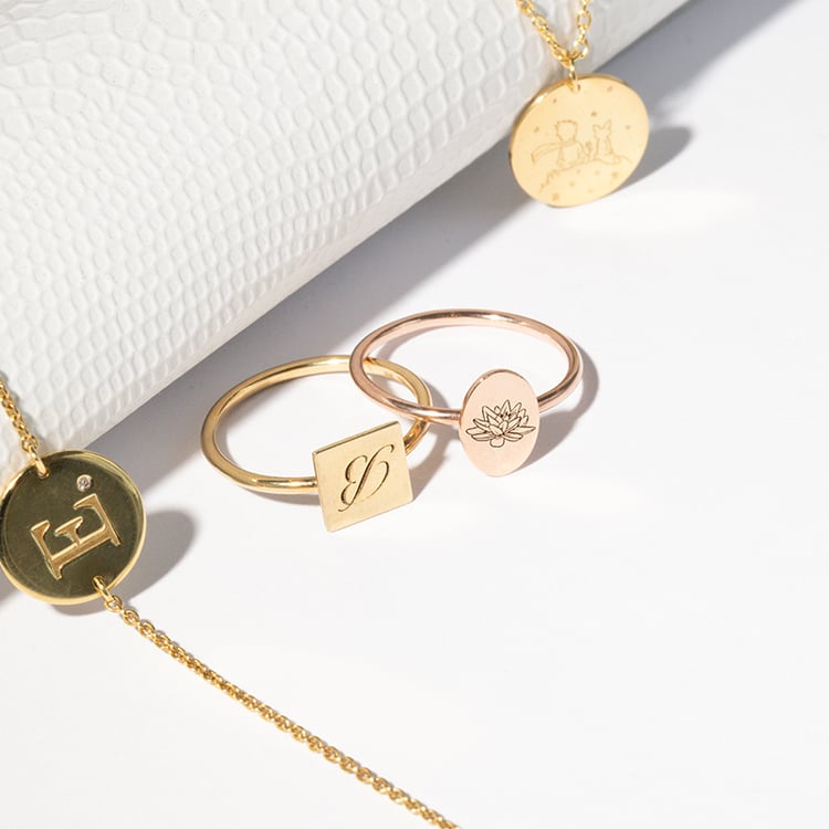 Oválný prsten s gravírem květiny Agatha 142394