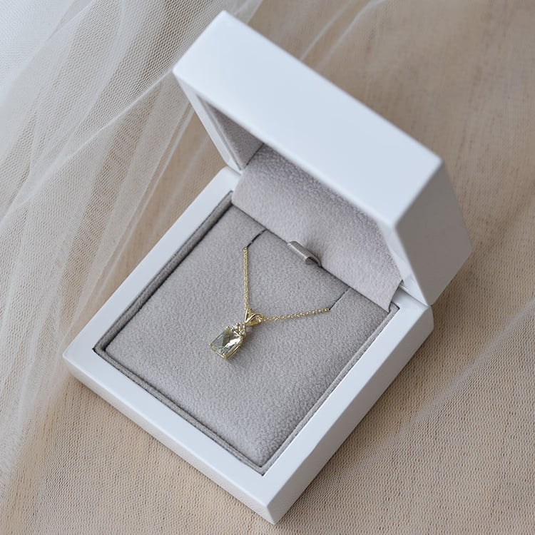 Zlatý náhrdelník se zeleným ametystem 72172