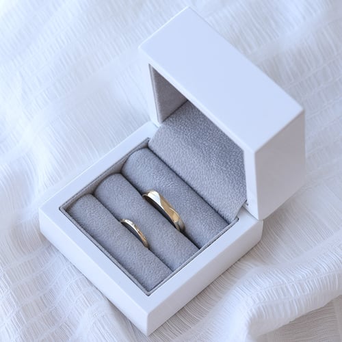 Zlatý eternity snubní prsten s diamanty a komfortní pánský Miomi