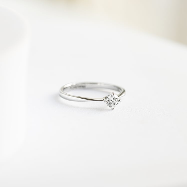 Zásnubní prsten s diamantem Sevati 145579