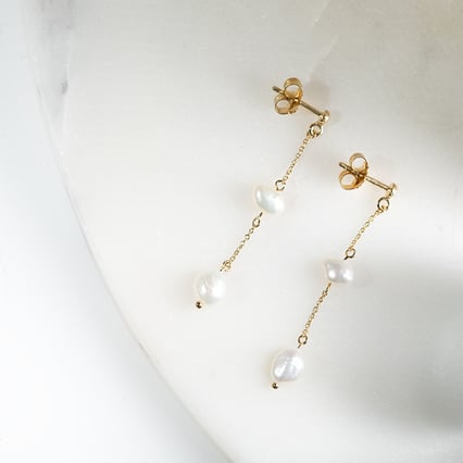 Stříbrné visací náušnice s perlami Klara