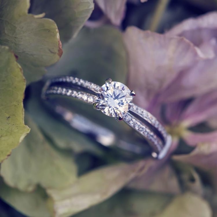 Zásnubní prsten z platiny 12263