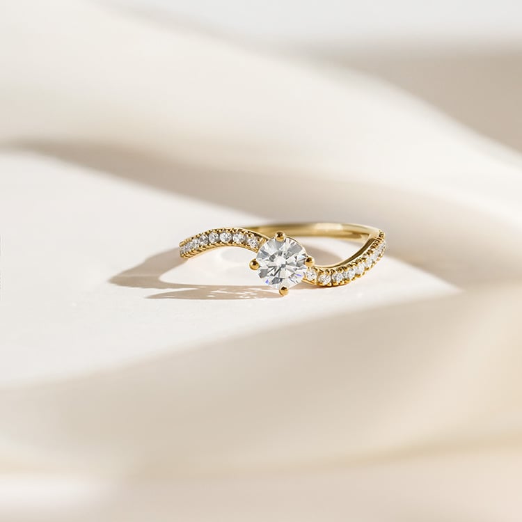 Zlatý zásnubní prsten 155137