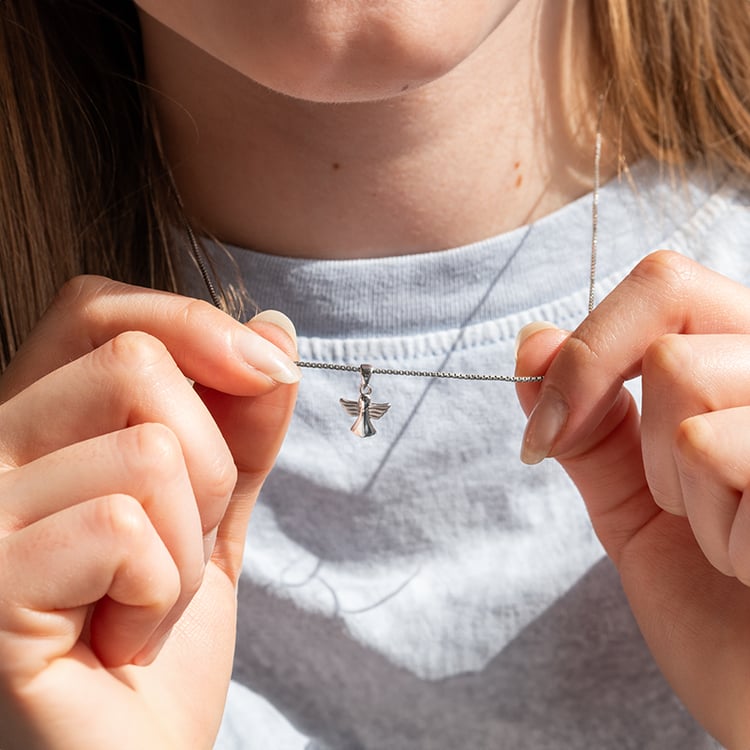 Stříbrný přívěsek anděl Michael 140701