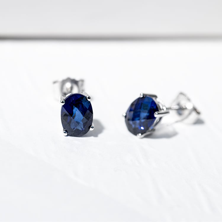 Zlaté náušnice s oválnými safíry Qati 128269