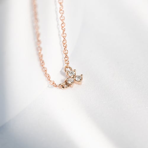 Náhrdelník se třemi lab-grown diamanty Sharma