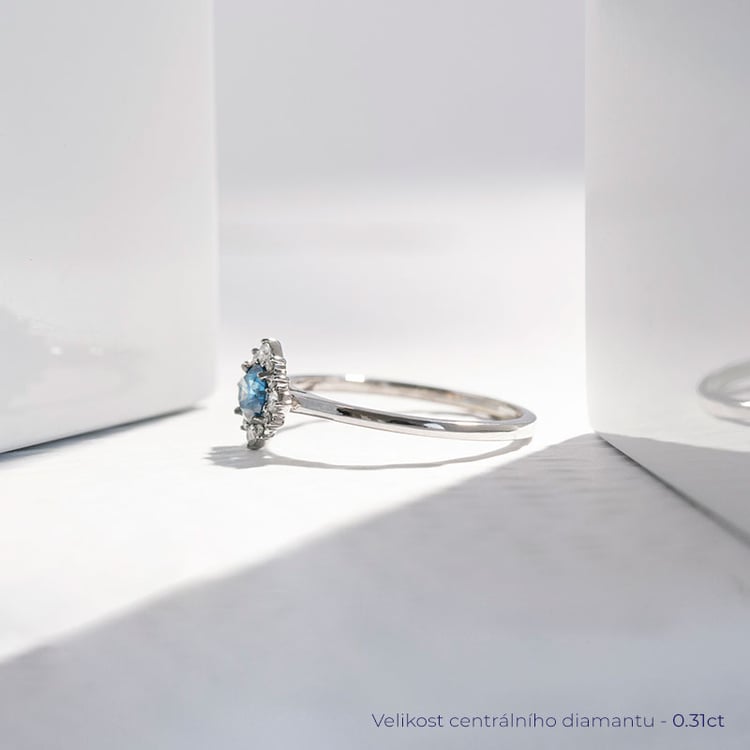Zásnubní prsten s certifikovaným fancy blue lab-grown diamantem Febe 114144