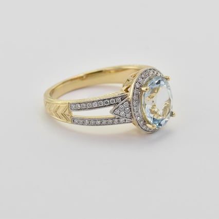 Čarokrásný zlatý prsten s akvamarínem a diamanty Borgny