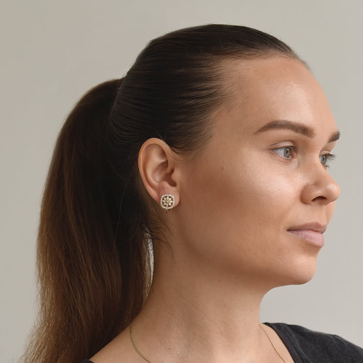 Zlaté Květy s diamanty v náušnicích 64258