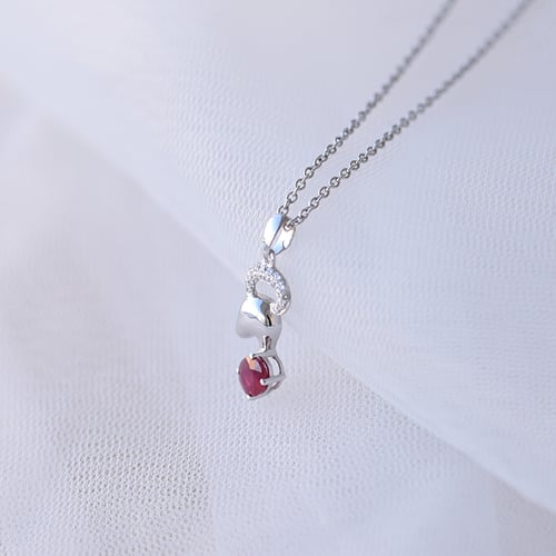 Přívěsek ve znamení Berana s rubínem a diamanty Carnero