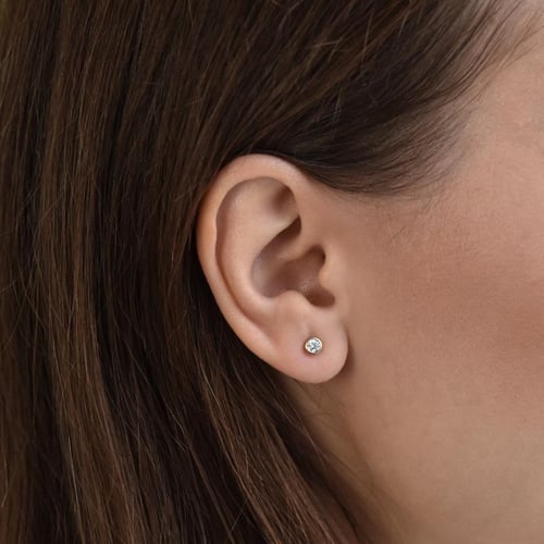 Stříbrné minimalistické bezel náušnice s lab-grown diamanty Tofine