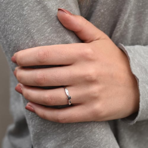 Zásnubní prsten s černým diamantem Amrusha