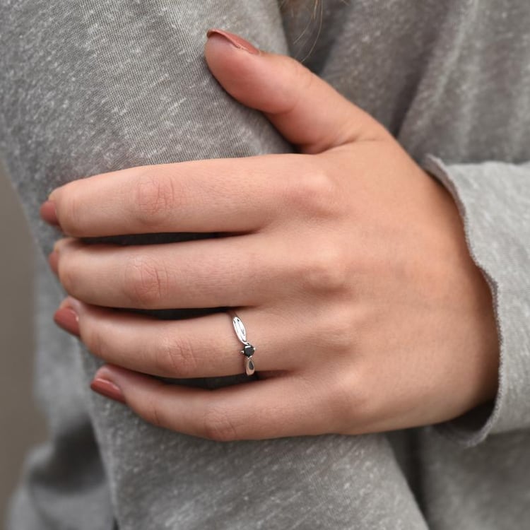 Zásnubní prsten s černým diamantem 45344