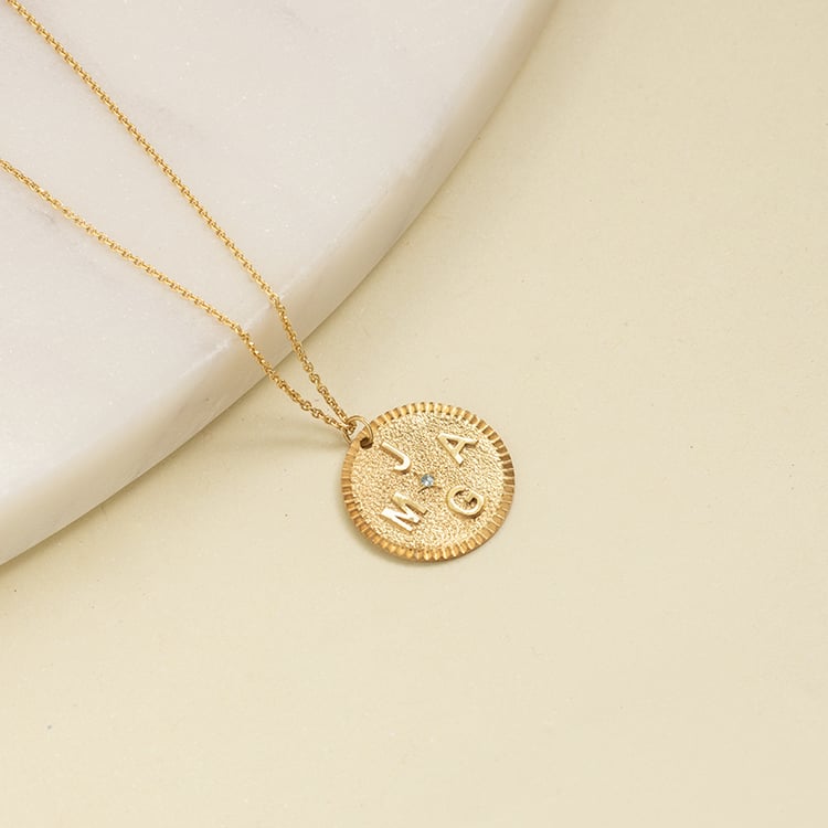 Stříbrný personalizovaný přívěsek s drahokamem a písmenem Larry 137914