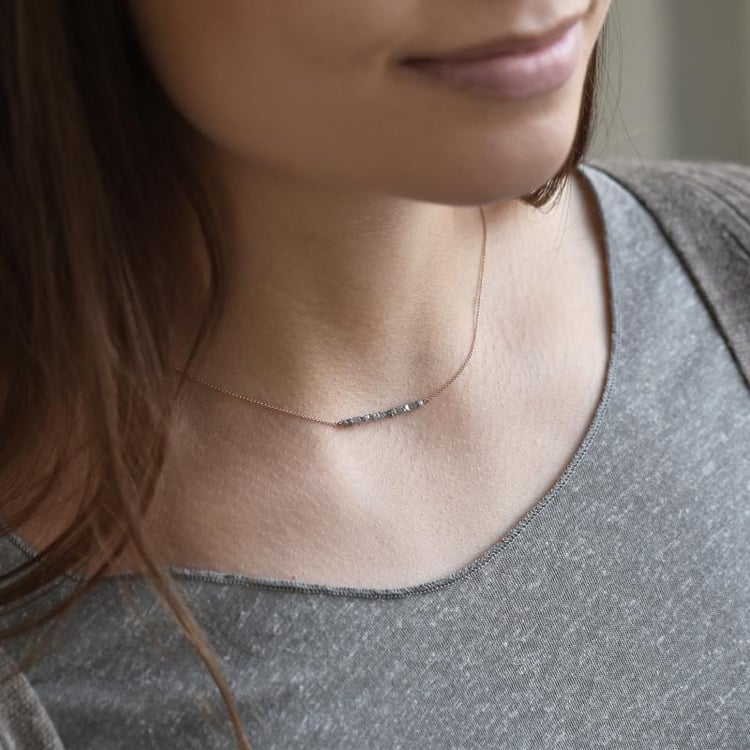Zlatý choker s nebroušenými růžovými diamanty 38511