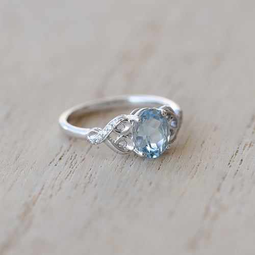 Zlatý akvamarínový prsten s diamanty Alanyse