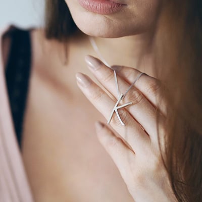 Náhrdelník s písmenkem