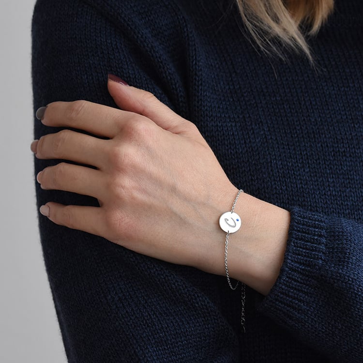 Stříbrný náramek s modrým diamantem a gravírem 72173