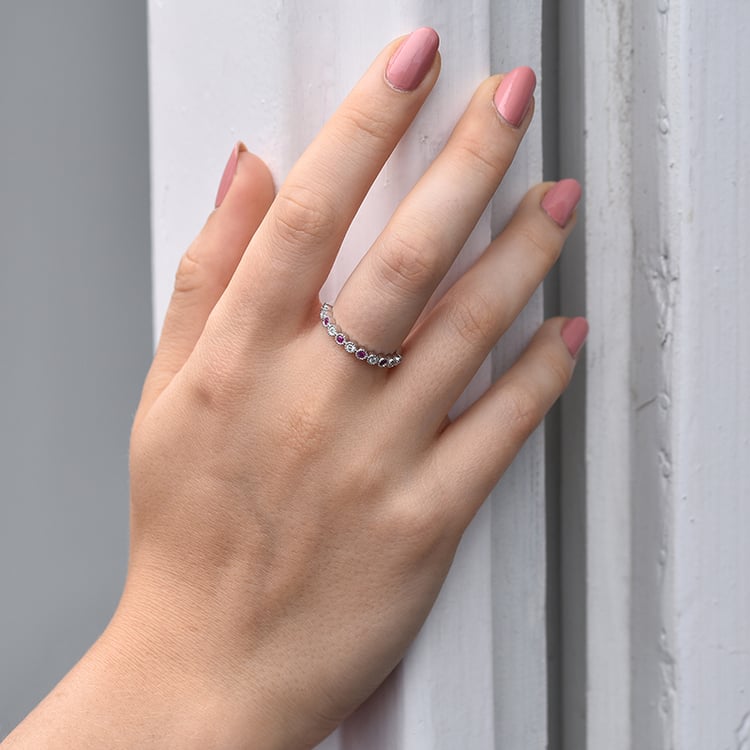 Snubní prsten eternity s diamanty a rubíny 58609