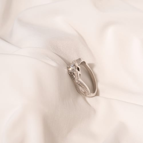 Luxusní zásnubní prsten s lab-grown diamanty Frankie