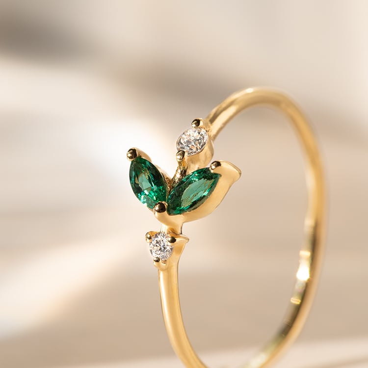 Cluster prsten s lab-grown smaragdy a diamanty Chace 140107