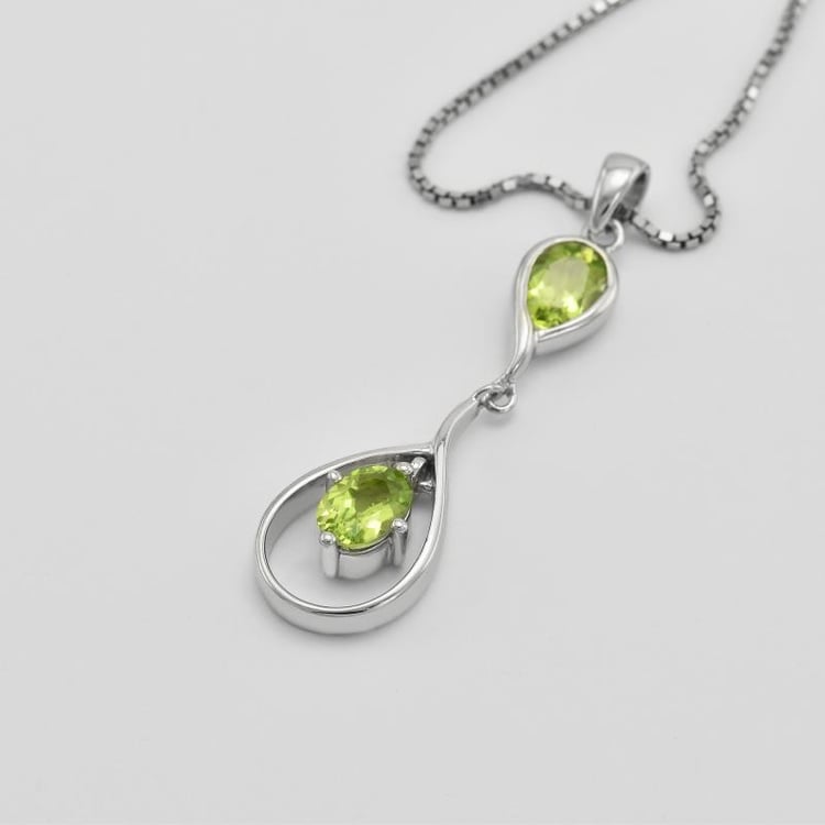 Olivíny v náhrdelníku 26068