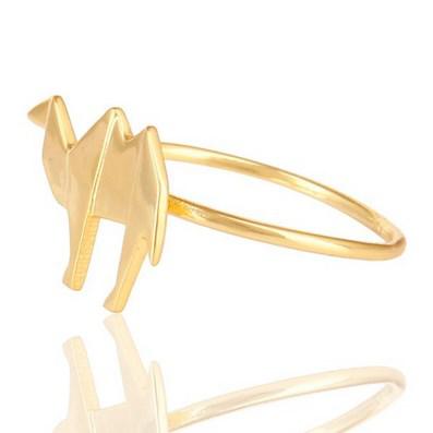 Stříbrný prsten s velbloudem 8946