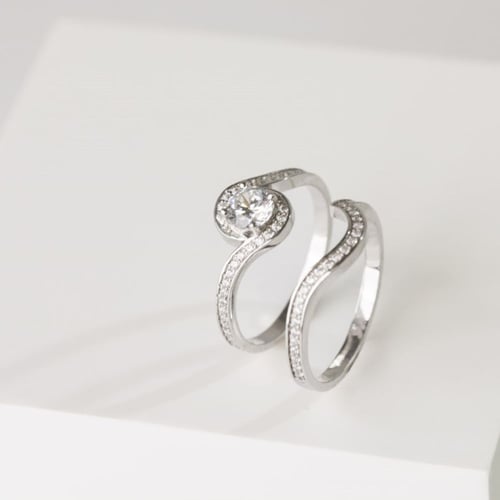 Elegantní zásnubní set posetý diamanty Dyani