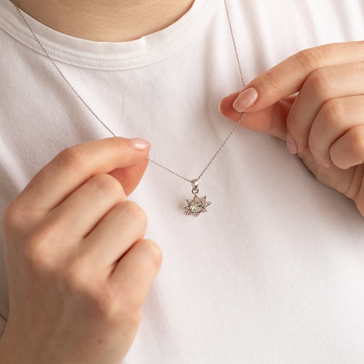 Stříbrný přívěsek s ametystem a zirkony ve tvaru hvězdy Bohemia 135327