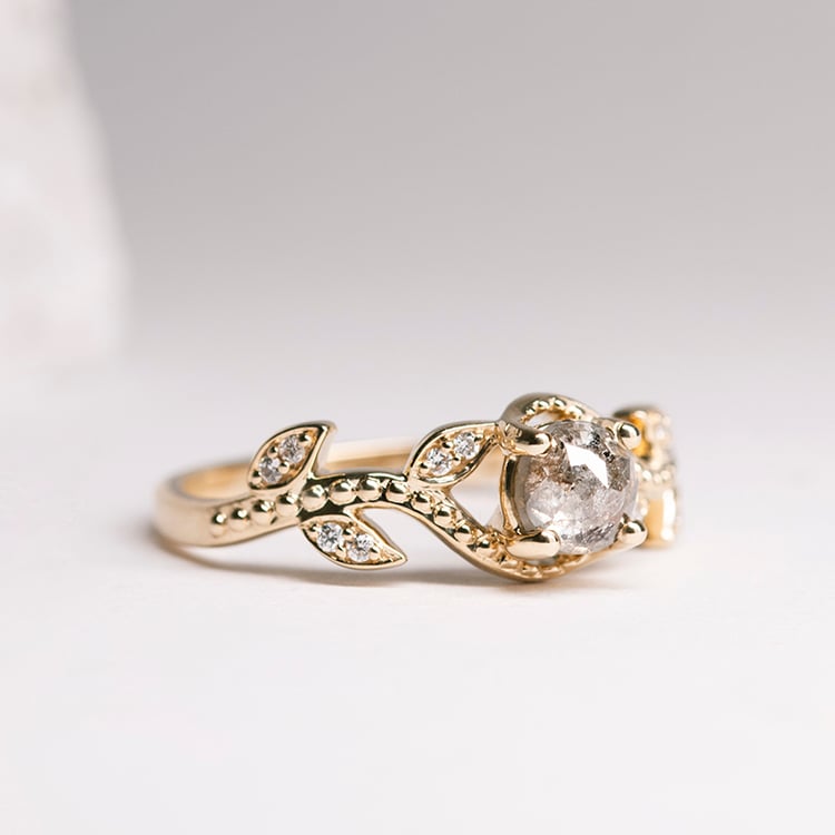 Zásnubní prsten se salt and pepper diamantem a lab-grown diamanty Vindo 115793