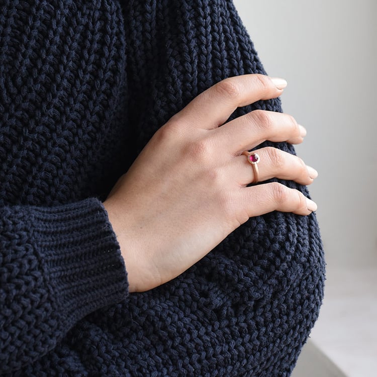 Prsten s rose cut rubínem 75256