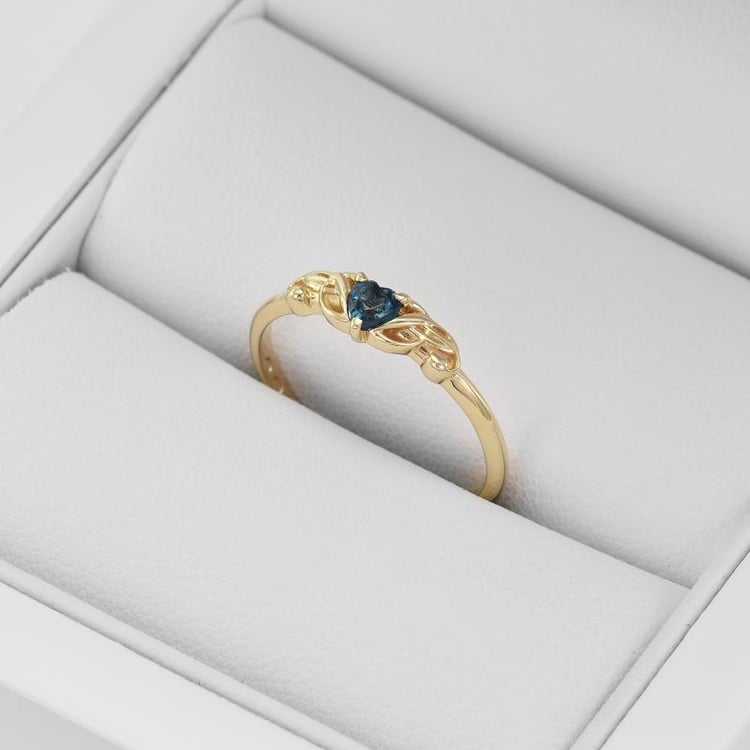 Zlatý prsten se srdíčkem 35068