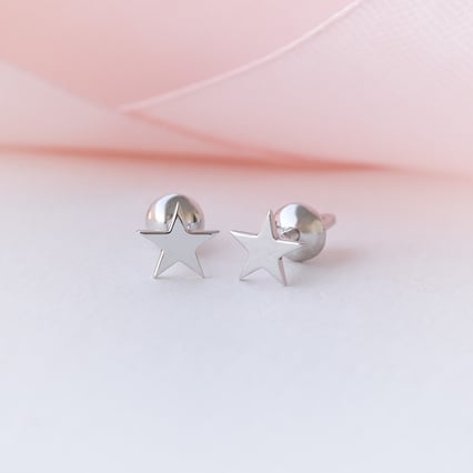 Zlaté šroubovací náušnice ve tvaru hvězdiček Maya