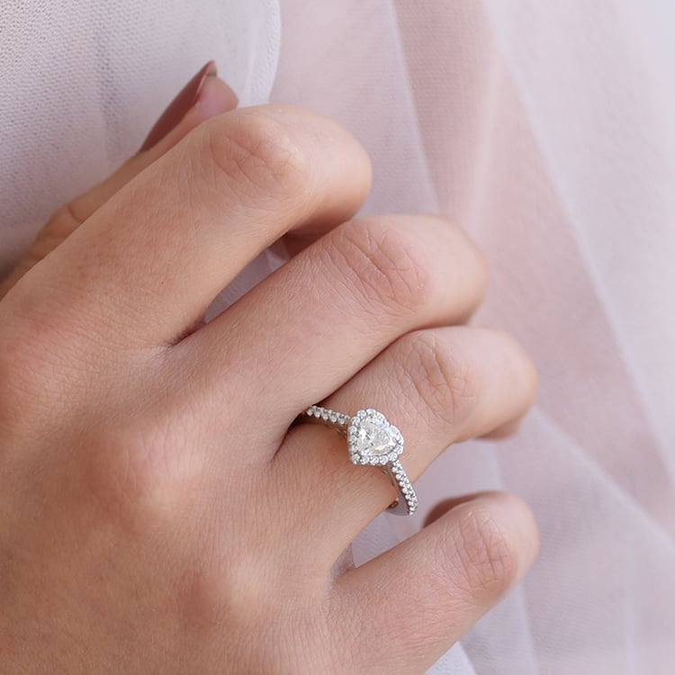 Diamantový zásnubní prsten 60924