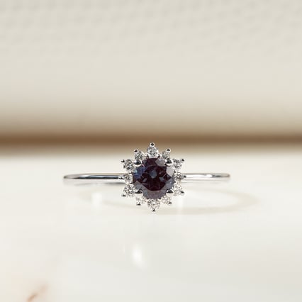 Zásnubní halo prsten s alexandritem a diamanty Condeh