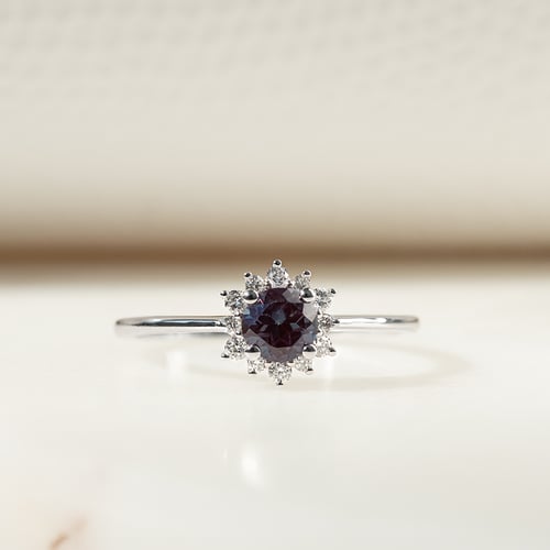 Zásnubní halo prsten s alexandritem a diamanty Condeh