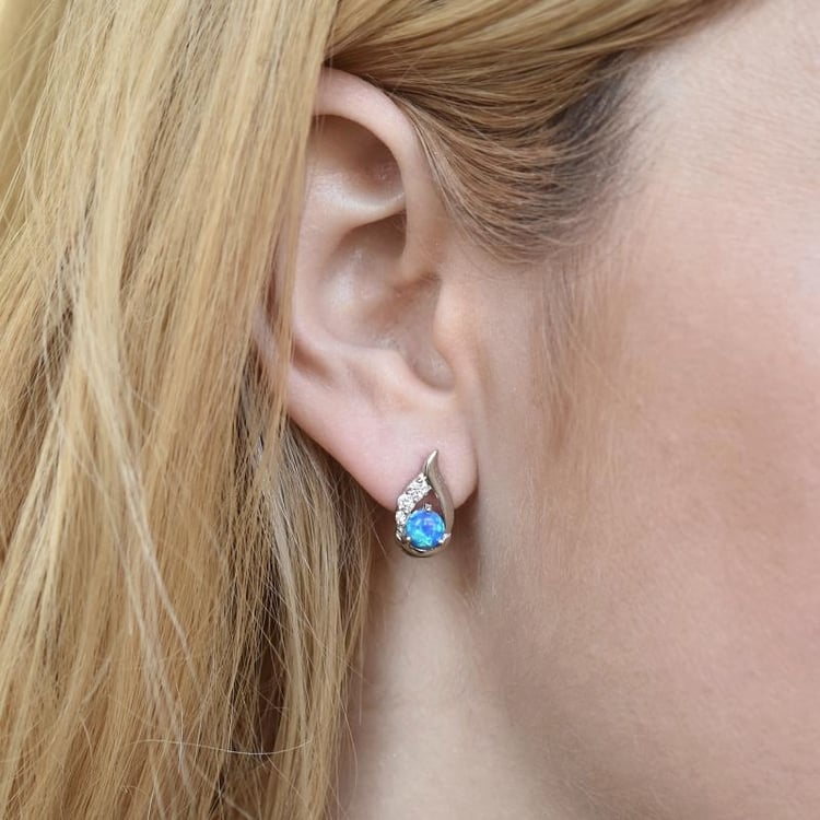 Magické opály ukryté v stříbrných náušnicích Anetra 106835