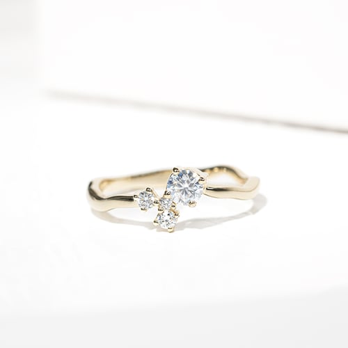 Cluster prsten s moissanitem a lab-grown diamanty Roche
