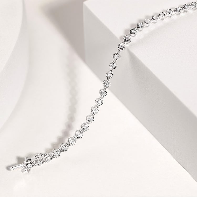 Stříbrný náramek s třpytivými diamanty Jago 154393