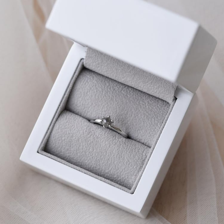 Zásnubní prsten s diamantem 52793