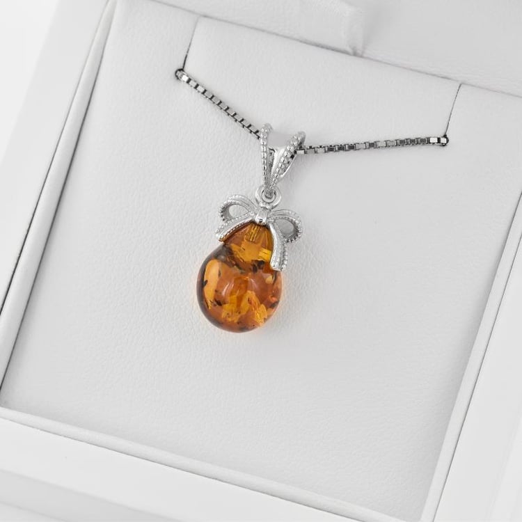 Přívěsek s jantarem 31781