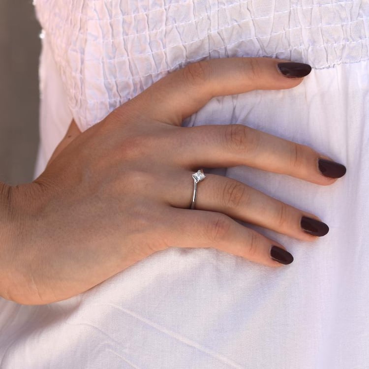 Zásnubní prsten s princess diamantem 48325