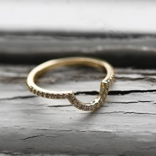 Vykrojený snubní prsten plný diamantů Tessie