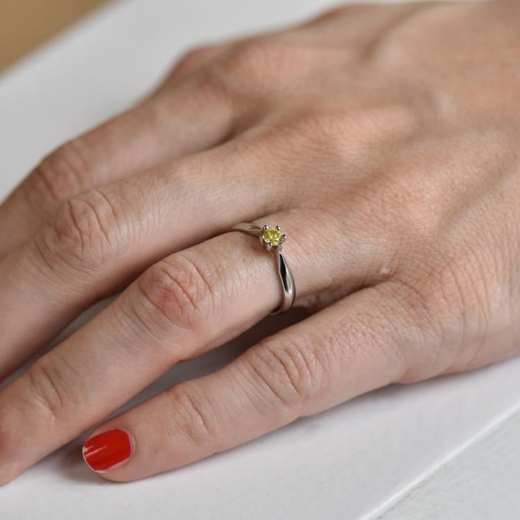 Prsten se žlutým 27794