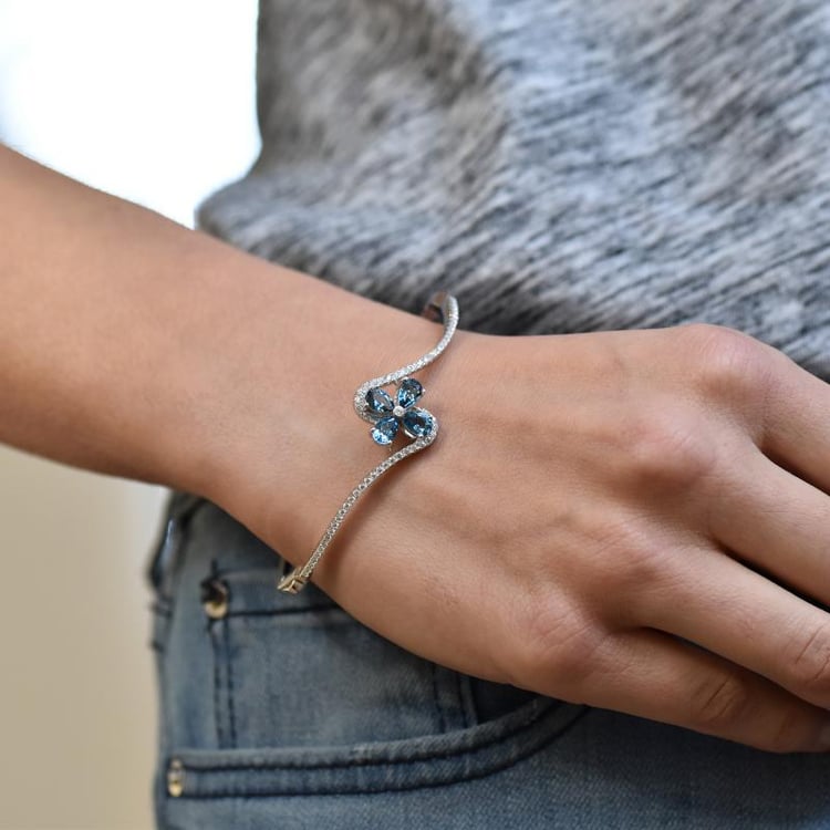 Topazový květ v náramku 27021