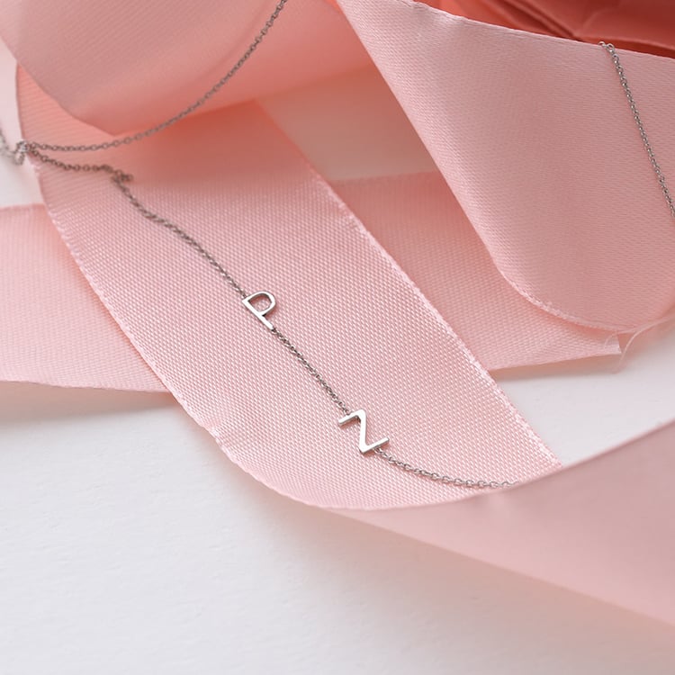 Stříbrný náhrdelník se 2 písmenky podle vaší volby Lupe 103728